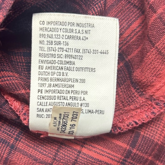 American Eagle Outfitters Red and Black Plaid Shirt. Boyfriend Fit. Size Small. - Picture 8 of 9